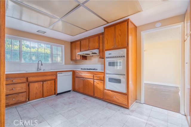 Detail Gallery Image 6 of 28 For 16060 Villa Flores Dr, Hacienda Heights,  CA 91745 - 4 Beds | 2 Baths