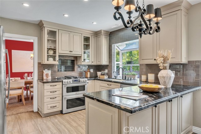 651 N Sunnyslope Avenue, Pasadena CA: https://media.crmls.org/medias/5c811b12-ec9c-49e1-b4b9-5d609f1a4156.jpg