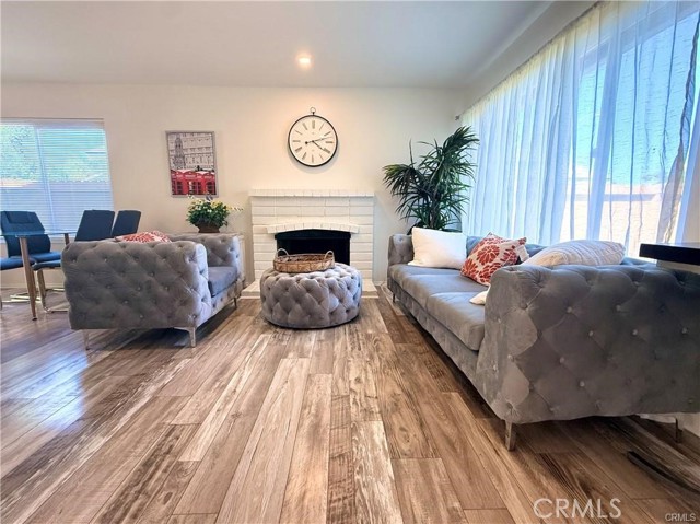 Detail Gallery Image 3 of 13 For 14901 Waverly Ln, Irvine,  CA 92604 - 3 Beds | 2 Baths