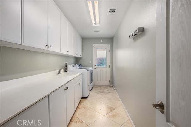 33411 Miners Drive, Yucaipa CA: https://media.crmls.org/medias/5c81ee67-fa60-4054-9fbc-fdc98ca7eb06.jpg