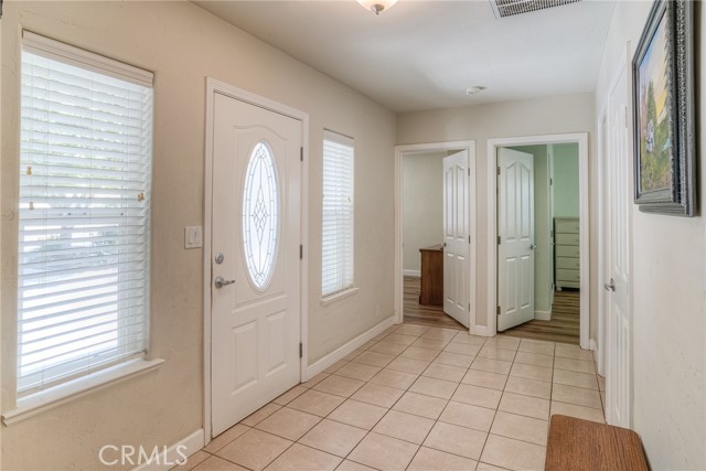 6060 Miners Ranch Road, Oroville CA: https://media.crmls.org/medias/5c81f52c-858f-4c83-a8a5-6a11182262a4.jpg