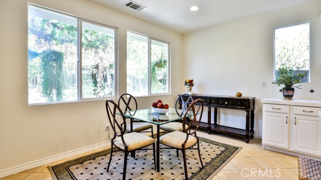 Detail Gallery Image 23 of 57 For 21817 Charlotte Ct, Canoga Park,  CA 91304 - 5 Beds | 2/1 Baths