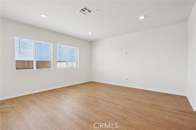 Detail Gallery Image 12 of 35 For 18774 Hampton Ln, Adelanto,  CA 92301 - 3 Beds | 2/1 Baths