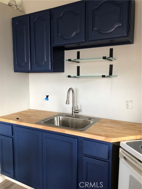 2630 Lakeshore Boulevard, Upper Lake CA: https://media.crmls.org/medias/5c834330-0dfd-4d96-b82a-48c97a648a24.jpg