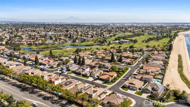 Detail Gallery Image 8 of 53 For 9313 via Parma, Bakersfield,  CA 93312 - 4 Beds | 3 Baths
