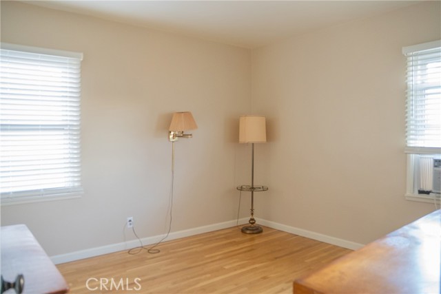 400 N Lee Avenue, Fullerton CA: https://media.crmls.org/medias/5c83a186-aa3d-4ef8-bafc-691bebaa7475.jpg