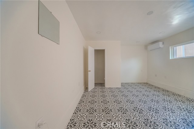 Detail Gallery Image 32 of 41 For 5709 E Beverly Bld, Los Angeles,  CA 90022 - 4 Beds | 2 Baths