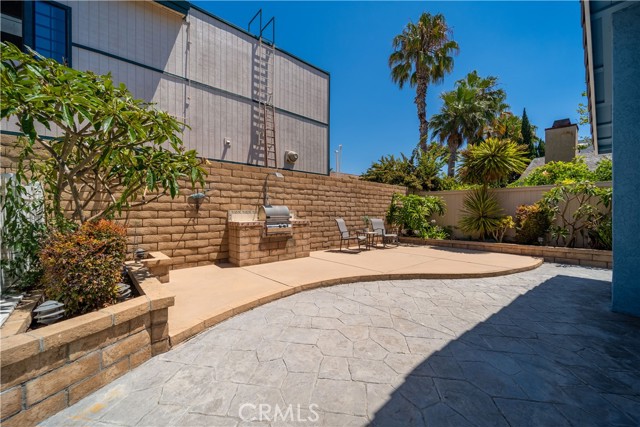 811 Oceanhill Drive, Huntington Beach CA: https://media.crmls.org/medias/5c8496d2-599f-48da-aa7d-2eac9ba60fb8.jpg