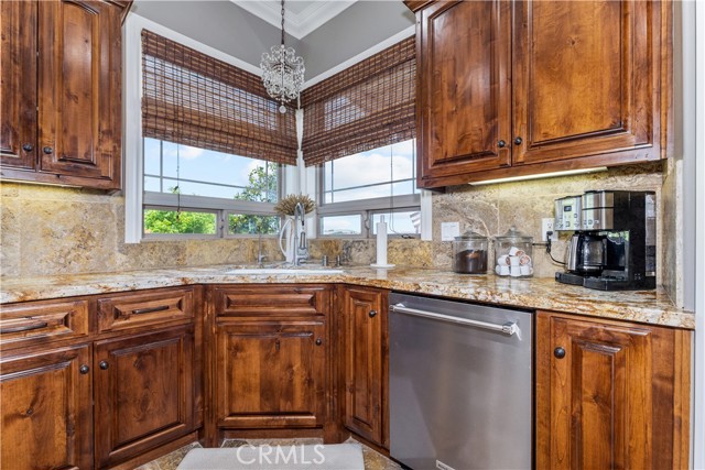 98 Nutwood Circle, Paso Robles CA: https://media.crmls.org/medias/5c85348d-2730-4216-9cfc-7153a93d86b1.jpg