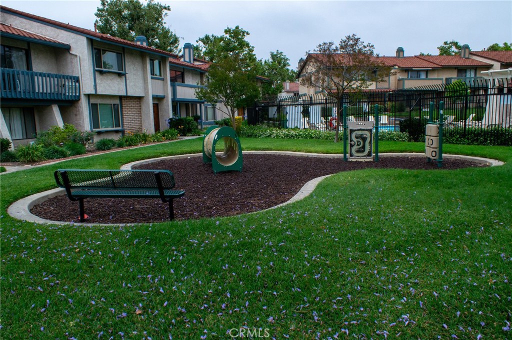https://media.crmls.org/medias/5c8546c1-32c2-4cca-944f-0516141c0560.jpg?preset=X-Large