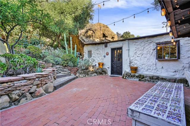 Detail Gallery Image 8 of 33 For 110 Box Canyon, Canoga Park,  CA 91304 - 3 Beds | 2/1 Baths