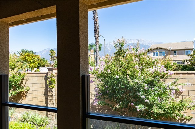 12336 Hollyhock Dr, Rancho Cucamonga CA: https://media.crmls.org/medias/5c85e95c-b515-4a2a-a85e-676363f84153.jpg