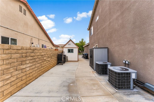 4122 Rainer, Lancaster CA: https://media.crmls.org/medias/5c8662a7-64e5-4bc7-b456-6b9e1dc458d5.jpg