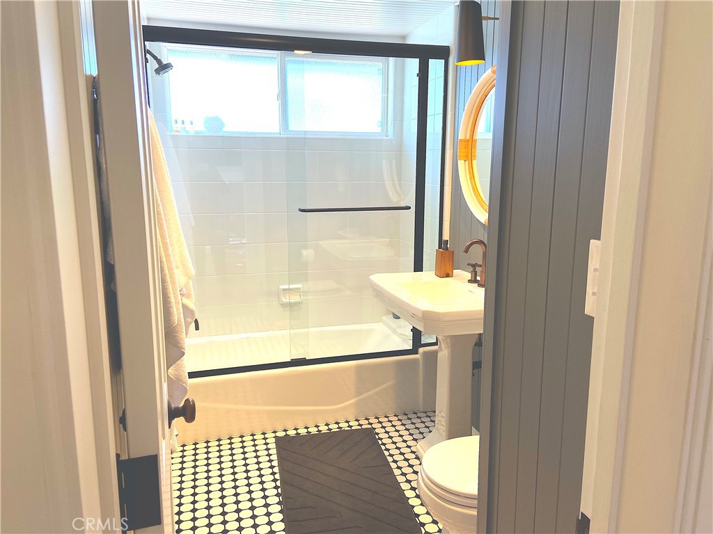 5c87a9df 902f 483a 8271 1138d94fdfa2