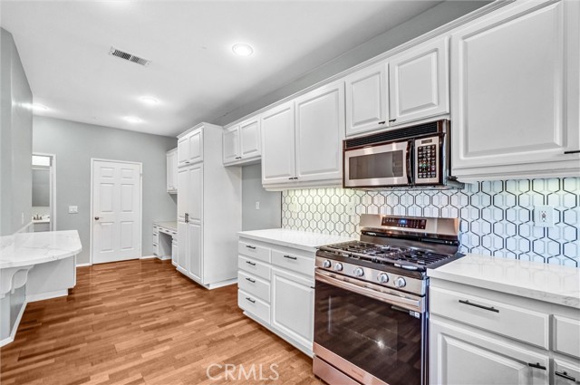 97 Ardmore, Irvine CA: https://media.crmls.org/medias/5c895ff5-db8f-40a8-8382-fa19ba37aaf7.jpg