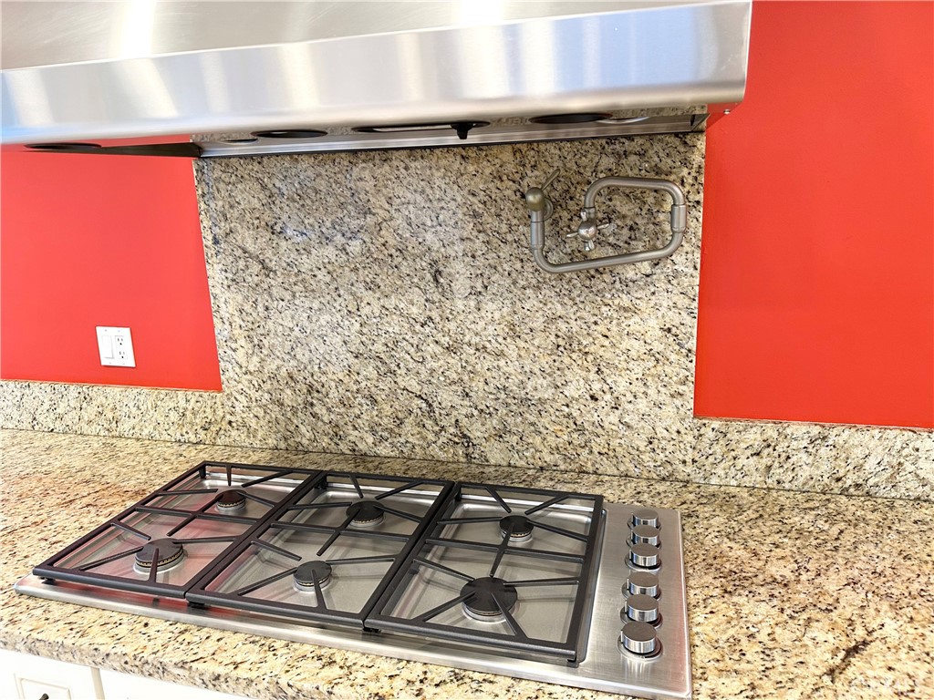 https://media.crmls.org/medias/5c8967fd-708e-49ca-a985-acaf0ecb8f7c.jpg?preset=X-Large
