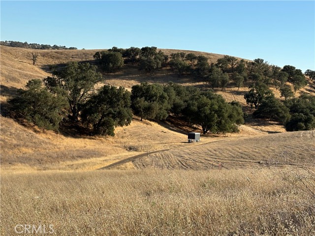 3 Maverick, Paso Robles CA: https://media.crmls.org/medias/5c8a3124-8071-48fc-8e73-0145c4b1ed34.jpg