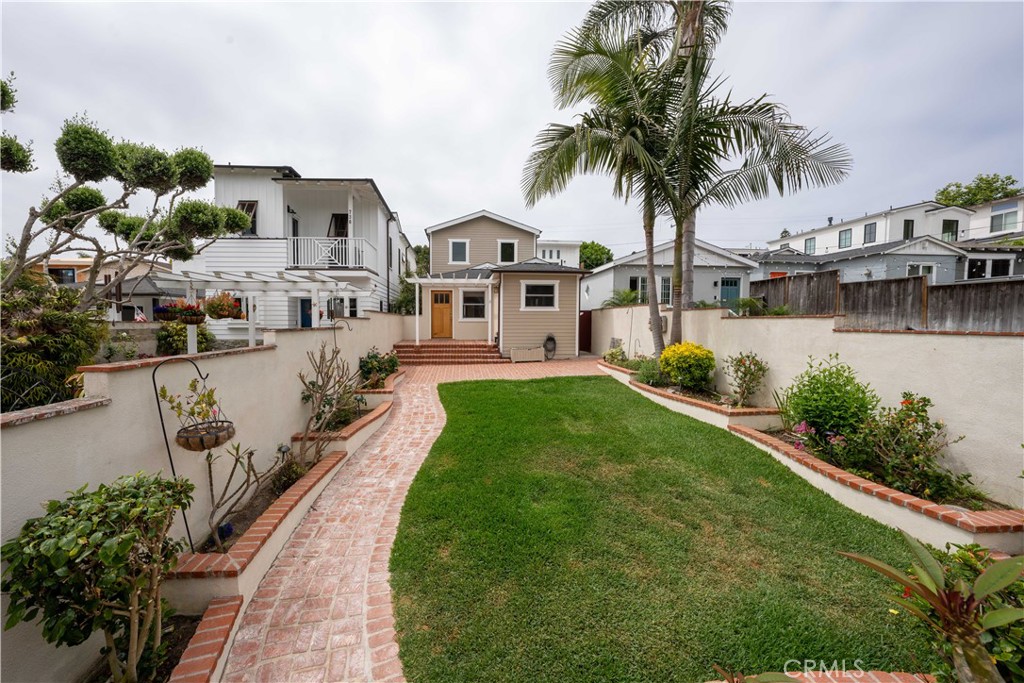 732 Rosecrans Avenue