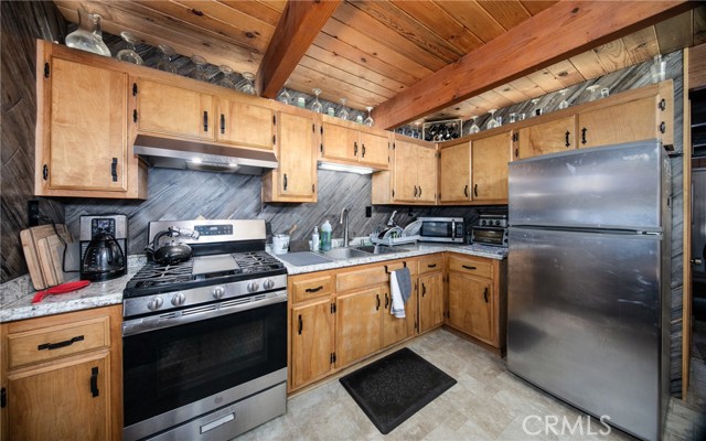 Detail Gallery Image 11 of 20 For 726 Elysian Bld, Big Bear City,  CA 92314 - 2 Beds | 2 Baths