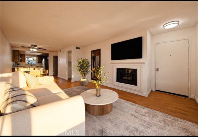 Detail Gallery Image 4 of 15 For 20345 Rue Crevier, Canyon Country,  CA 91351 - 2 Beds | 2 Baths