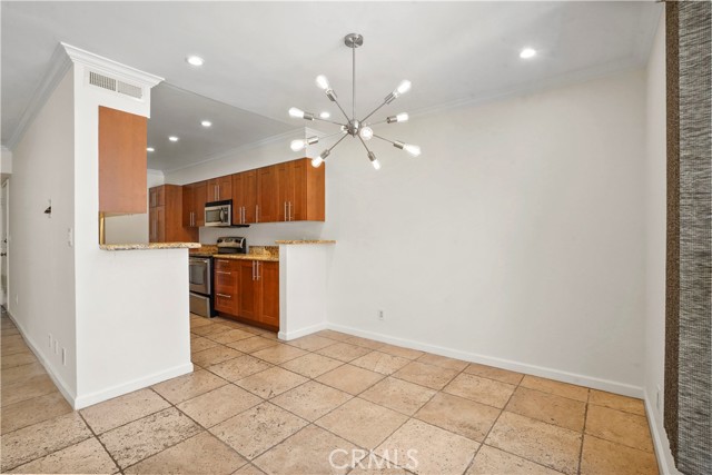 11970 Montana Avenue, Brentwood CA: https://media.crmls.org/medias/5c8c25d0-50a6-4359-8824-9e63e7514ed4.jpg