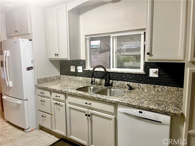 30865 Allen Avenue, Homeland CA: https://media.crmls.org/medias/5c8c2c1a-7589-419d-8b0d-3b98e72cd5c6.jpg