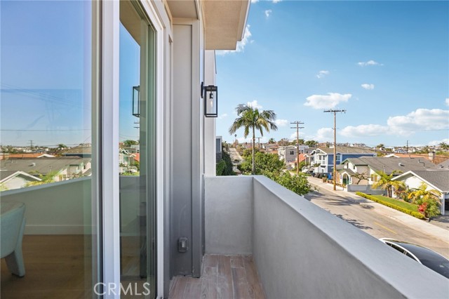 Detail Gallery Image 33 of 52 For 1914 Belmont Ln a,  Redondo Beach,  CA 90278 - 4 Beds | 3/1 Baths