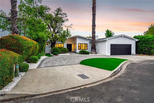 Detail Gallery Image 3 of 75 For 16127 Hartsook St, Encino,  CA 91436 - 4 Beds | 2/1 Baths