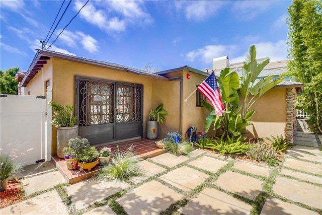 1019 Spencer Street, Redondo Beach, California 90277, 2 Bedrooms Bedrooms, ,1 BathroomBathrooms,Residential,Sold,Spencer,SB17195188
