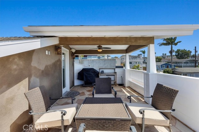 Detail Gallery Image 20 of 32 For 835 19th St, Hermosa Beach,  CA 90254 - 4 Beds | 3 Baths