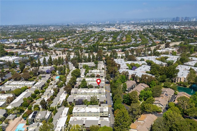 4822 Hollow Corner Road, Culver City CA: https://media.crmls.org/medias/5c8db262-9053-4dc6-a32e-1c3e92b9c496.jpg