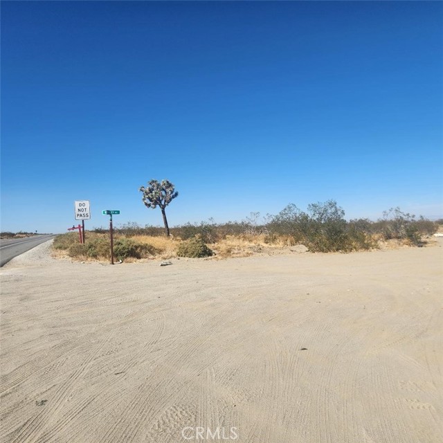 11 Palmdale Road, Pinon Hills CA: https://media.crmls.org/medias/5c8dbeca-14e9-4d2f-b854-c8a3d5600c38.jpg