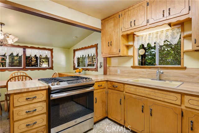 10899 Highway 175, Kelseyville CA: https://media.crmls.org/medias/5c8e2371-98a4-4701-913a-5d9876b06ec8.jpg