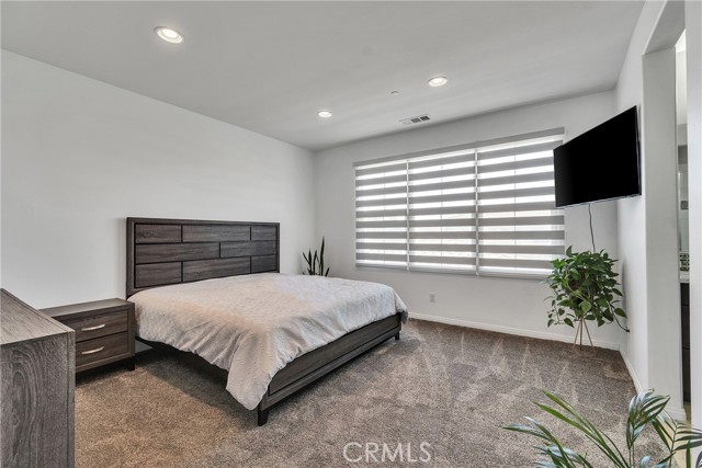 58 Origin, Irvine CA: https://media.crmls.org/medias/5c8e2622-fec9-46a0-9c3e-eeb14c8747da.jpg