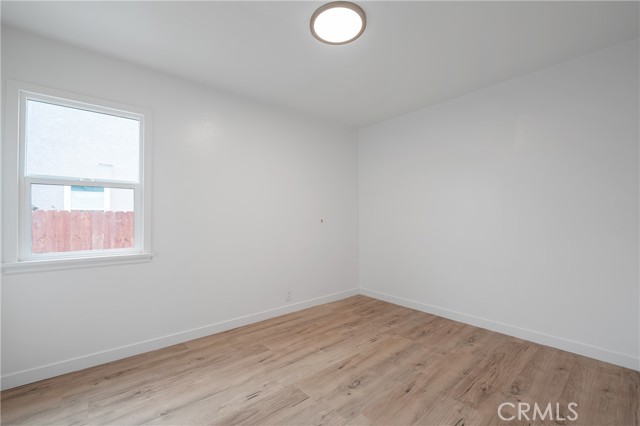 3301 Obama Boulevard, Los Angeles CA: https://media.crmls.org/medias/5c8e41fc-818e-49ae-afbc-f3c81e45d97a.jpg
