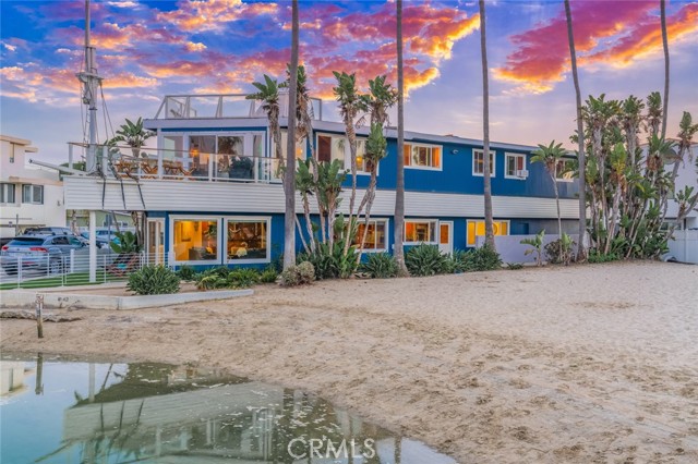 Detail Gallery Image 1 of 1 For 303 43rd St, Newport Beach,  CA 92663 - 8 Beds | 4 Baths