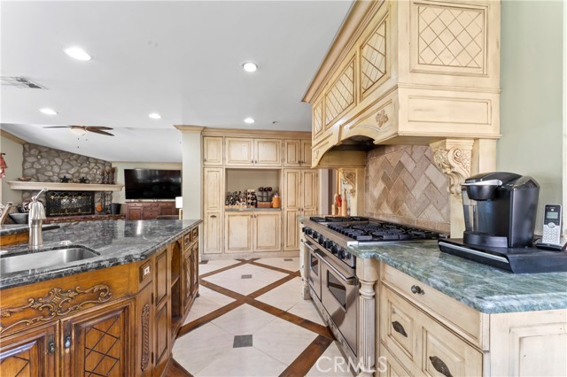 34037 Agua Dulce Canyon Road, Agua Dulce CA: https://media.crmls.org/medias/5c8eab3b-7e55-498d-bf69-2c577063cbf2.jpg