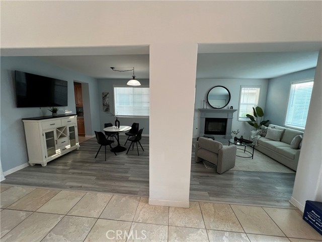 Detail Gallery Image 3 of 18 For 21 Plaza Modena, Lake Elsinore,  CA 92532 - 4 Beds | 3/1 Baths