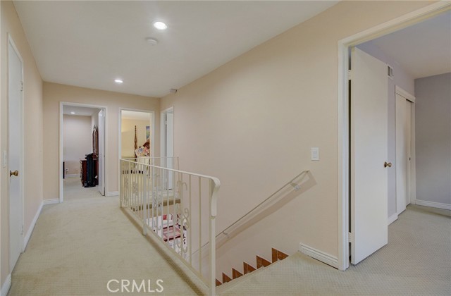 Detail Gallery Image 18 of 45 For 13320 Golden Valley Ln, Granada Hills,  CA 91344 - 5 Beds | 2/1 Baths