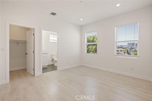 Detail Gallery Image 22 of 53 For 1143 Irolo St, Los Angeles,  CA 90006 - 12 Beds | 14 Baths