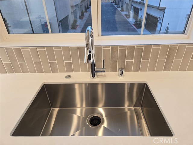 Detail Gallery Image 16 of 40 For 5961 Huntington Dr, Corona,  CA 92880 - 3 Beds | 2/1 Baths