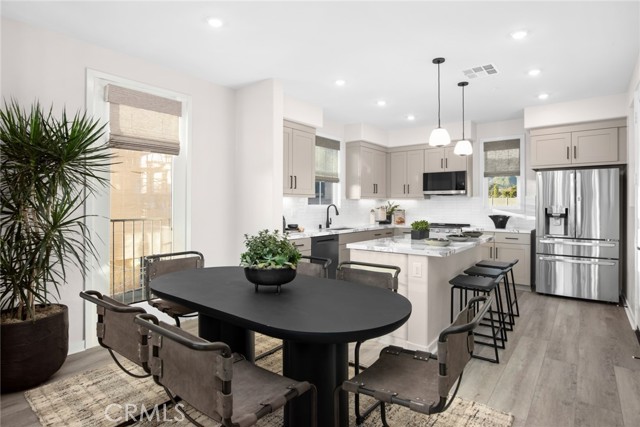 Detail Gallery Image 5 of 18 For 733 E. Route 66, Glendora,  CA 91740 - 2 Beds | 2/1 Baths