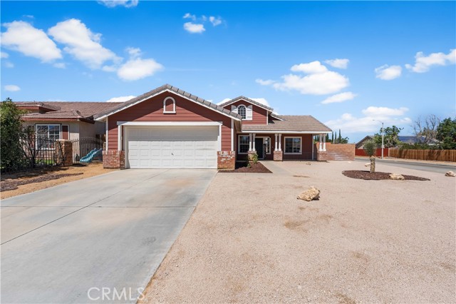 37011 Zinnia Street, Palmdale CA: https://media.crmls.org/medias/5c91fbf7-32e4-463f-bf61-62fcd7f9abd2.jpg