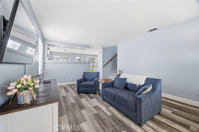 Detail Gallery Image 4 of 41 For 963 Cornerstone Way, Corona,  CA 92878 - 4 Beds | 3 Baths