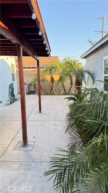 6100 Mckinley Avenue, South Gate CA: https://media.crmls.org/medias/5c927394-db31-4e00-9cd8-44eb8d289367.jpg