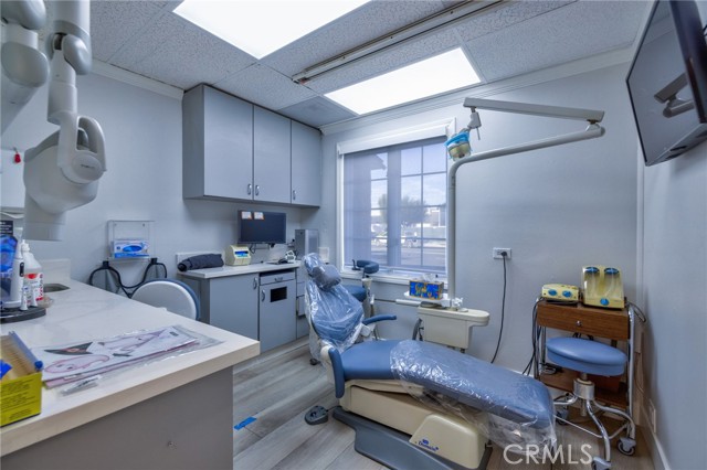 Image 11 of 52 For 16336 Whittier