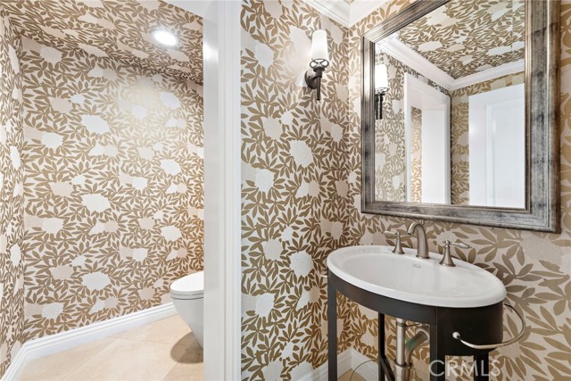 27 Pacific Mist, Newport Coast CA: https://media.crmls.org/medias/5c929a84-48b5-4577-a3b2-72fecc3d01ce.jpg
