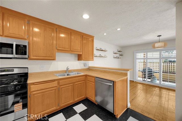 Detail Gallery Image 2 of 24 For 4768 Carmonita Ln, Yorba Linda,  CA 92886 - 3 Beds | 2/1 Baths