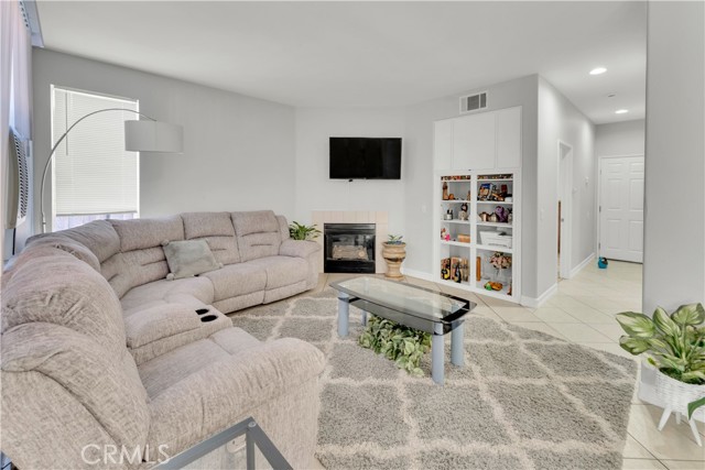 1335 Exeter Court, San Jacinto CA: https://media.crmls.org/medias/5c931f5f-560b-4f84-bf6a-7b0f0f19dcfa.jpg