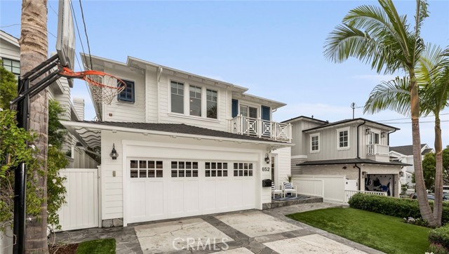 652 26th Street, Manhattan Beach, California 90266, 5 Bedrooms Bedrooms, ,2 BathroomsBathrooms,Residential,Sold,26th,SB21213872